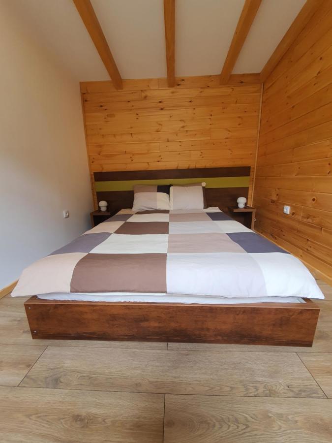 מוקרה גורה Apartments Ostojic מראה חיצוני תמונה